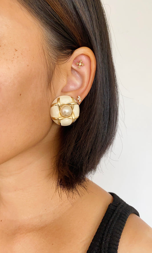 Vintage Erwin Pearl Enamel Pearl Earrings