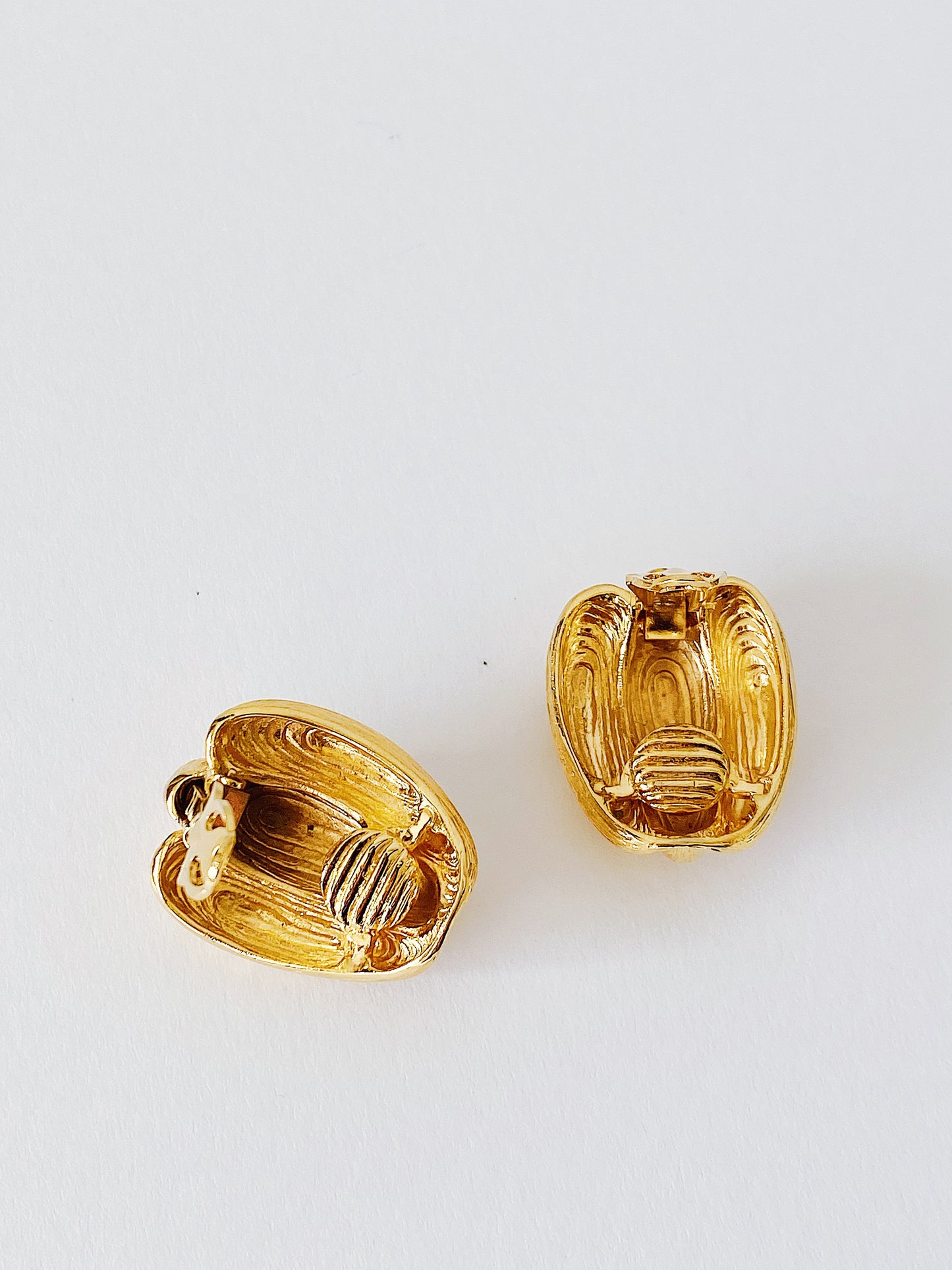 Vintage St. John Sculptural Shell Clip-On Earrings – 24K Gold-Plated