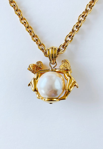 Vintage Cherub Spinning Pearl Pendant Necklace