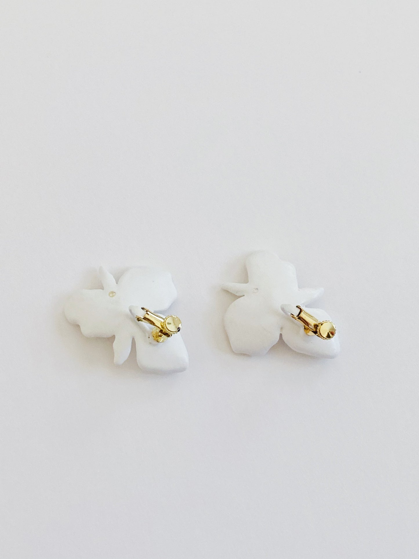 Vintage White Floral Clip Earrings