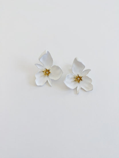 Vintage White Floral Clip Earrings