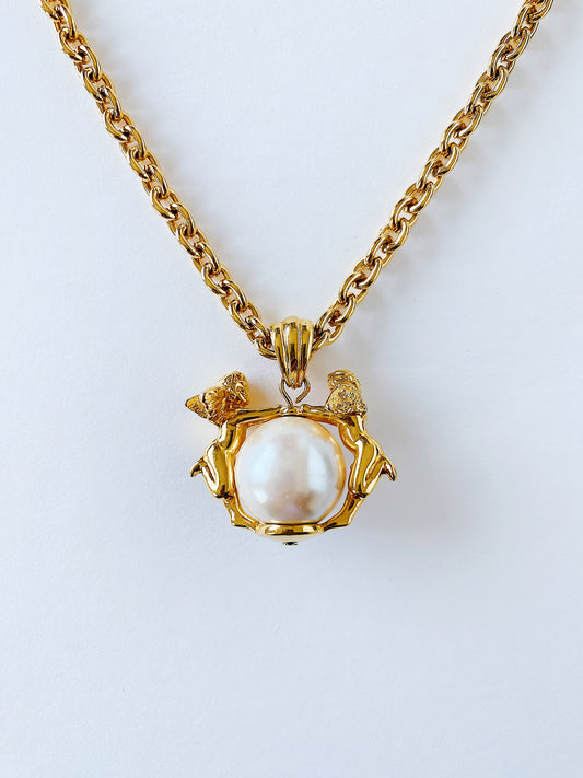 Vintage Cherub Spinning Pearl Pendant Necklace