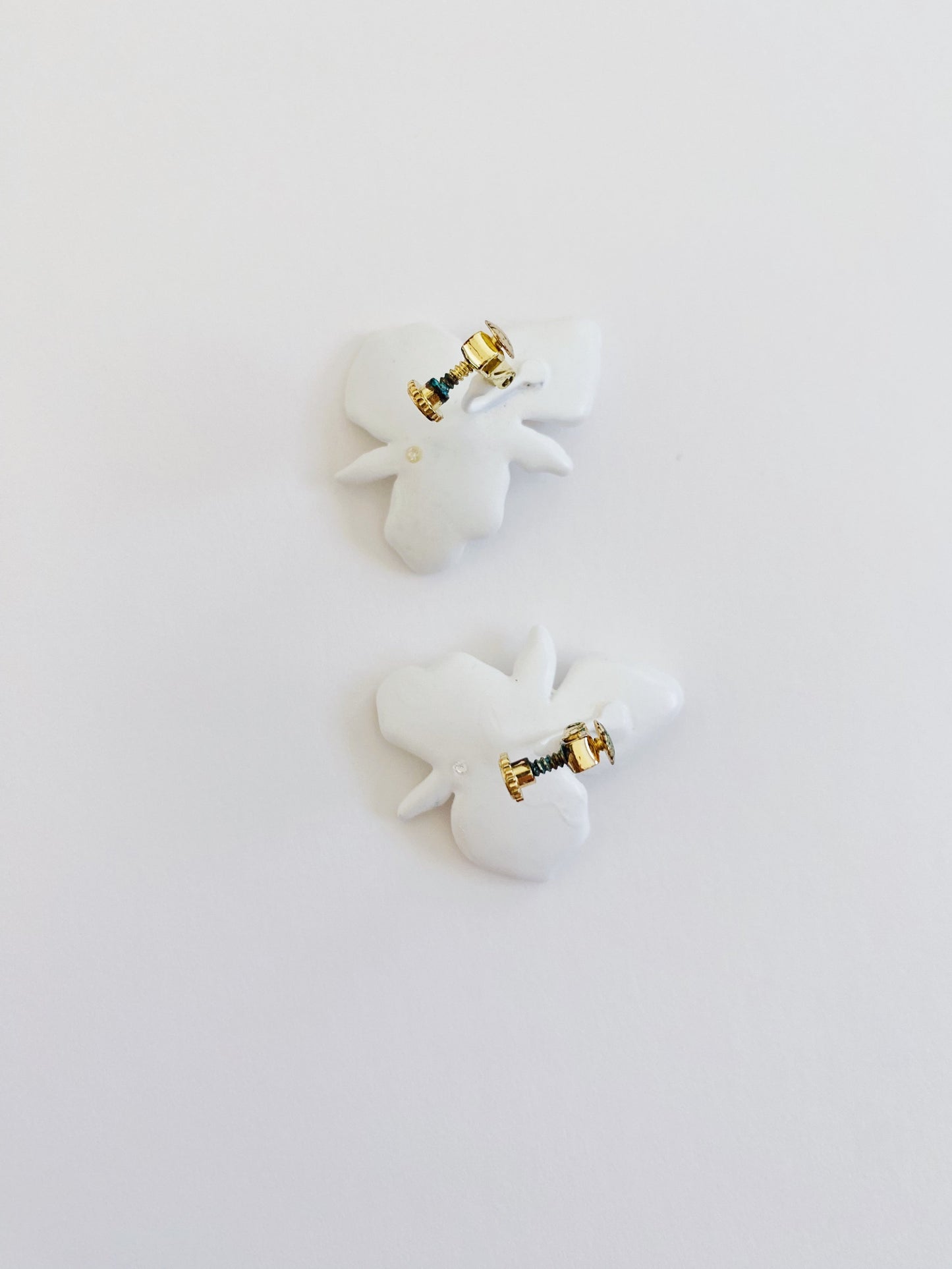 Vintage White Floral Clip Earrings