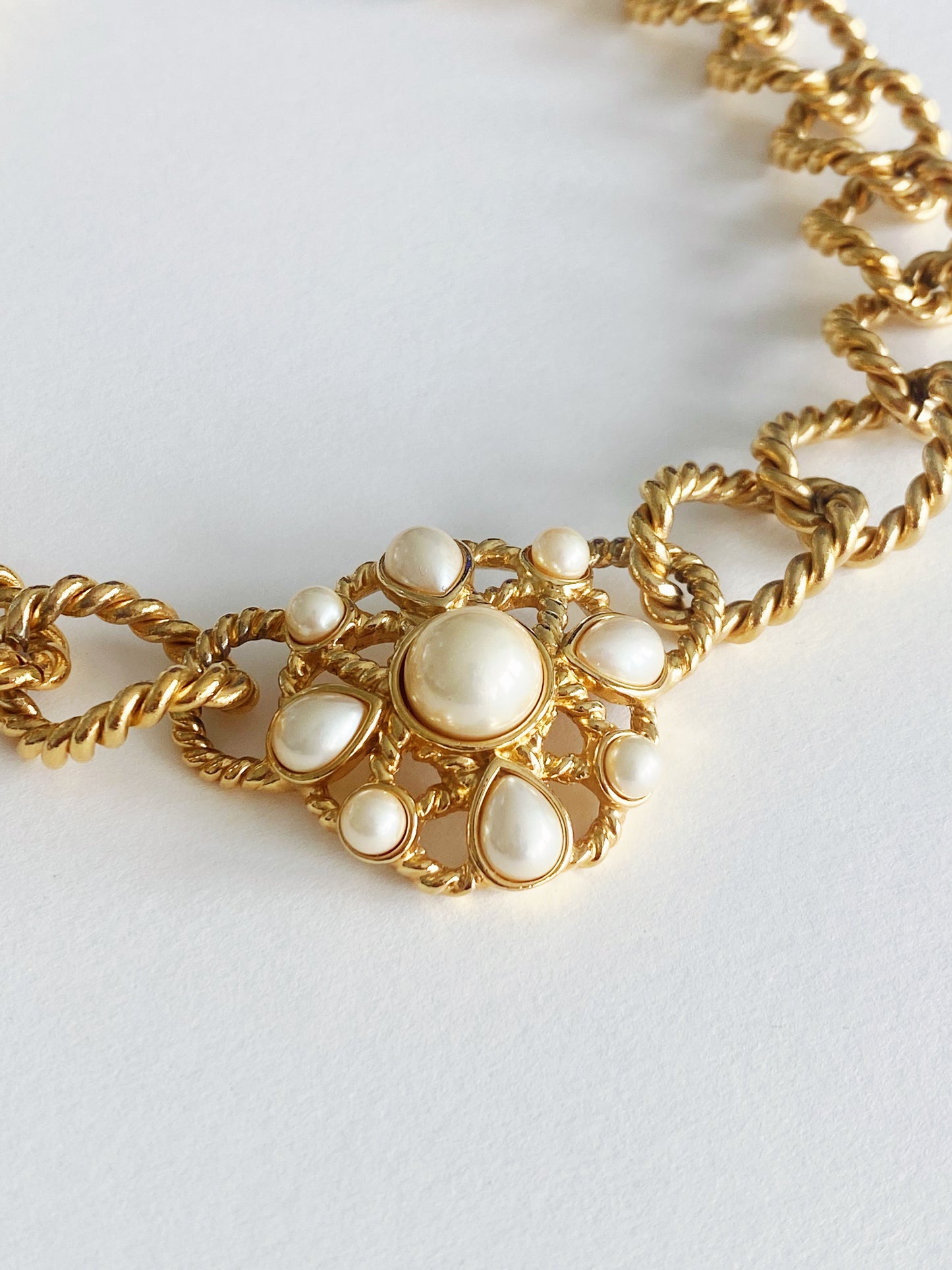 Vintage Trifari Faux Pearl Pendant Necklace with Twisted Chain Link