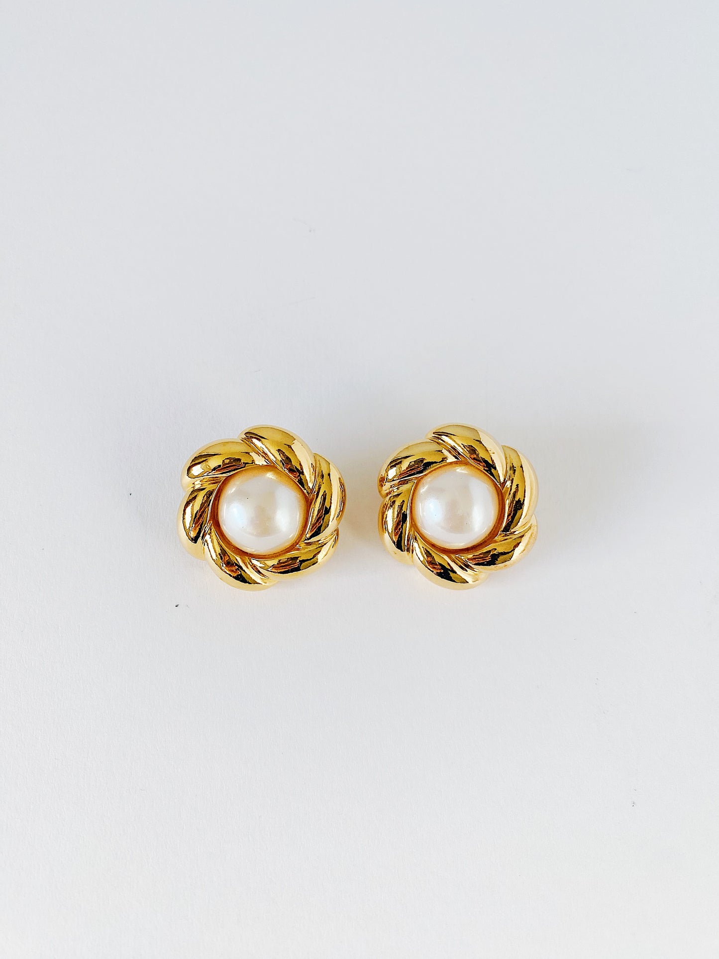 Vintage Avon faux pearl clip-on earrings, gold-plated braided detailing, classic mid-weight vintage earrings in excellent condition.