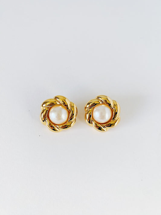 Vintage Avon faux pearl clip-on earrings, gold-plated braided detailing, classic mid-weight vintage earrings in excellent condition.